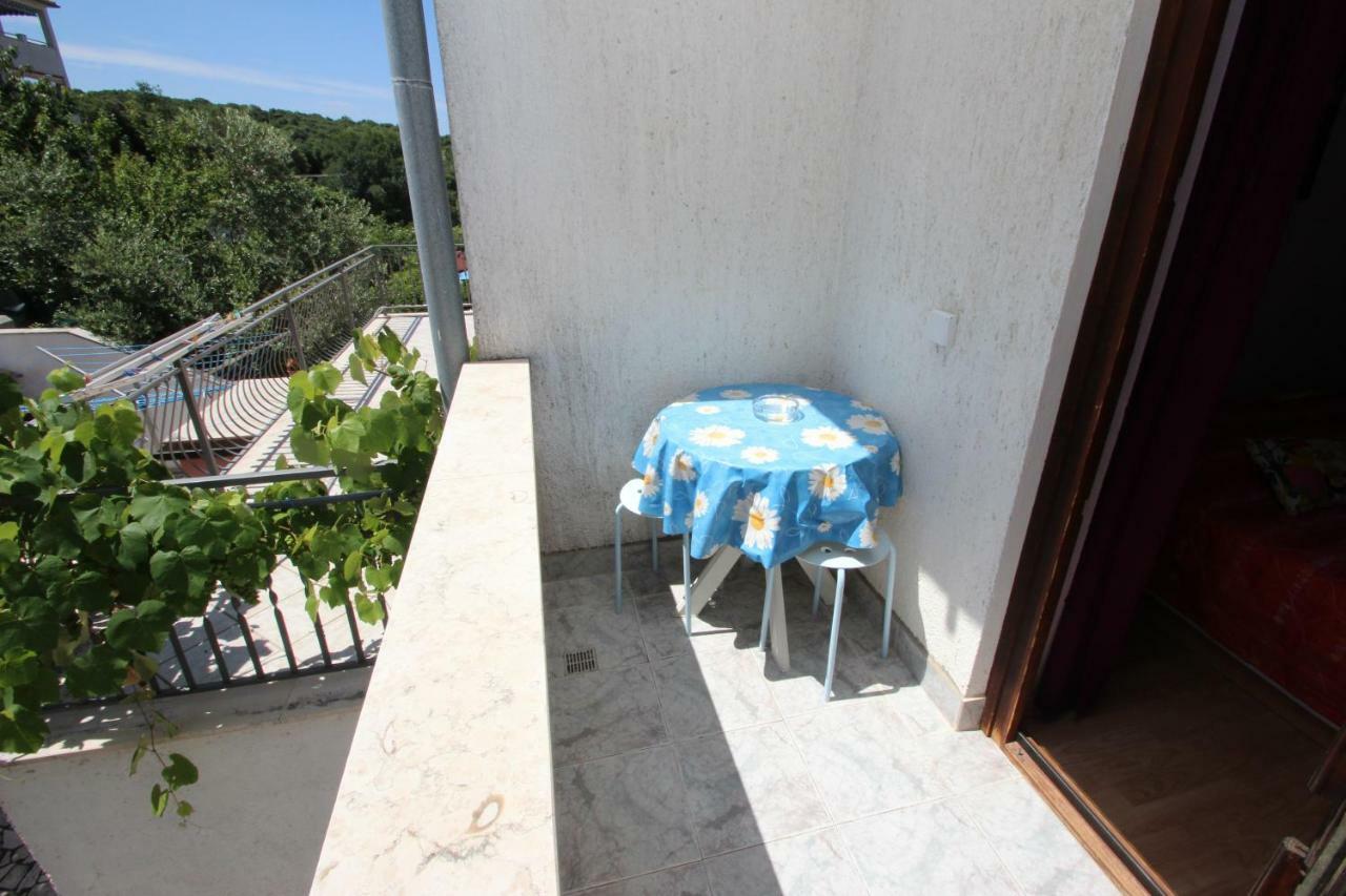 Apartment Sandi Vrsar Buitenkant foto