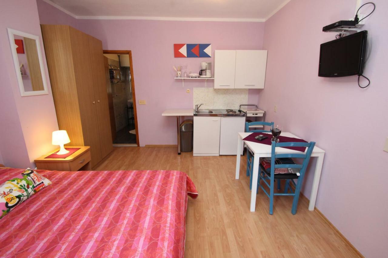 Apartment Sandi Vrsar Buitenkant foto