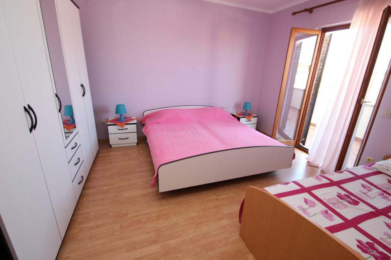Apartment Sandi Vrsar Buitenkant foto