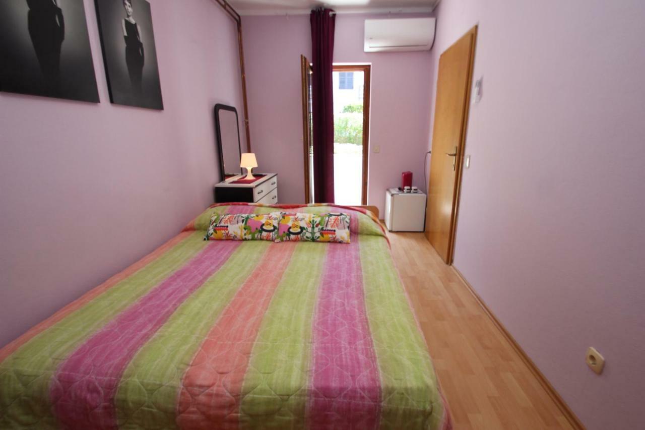Apartment Sandi Vrsar Buitenkant foto