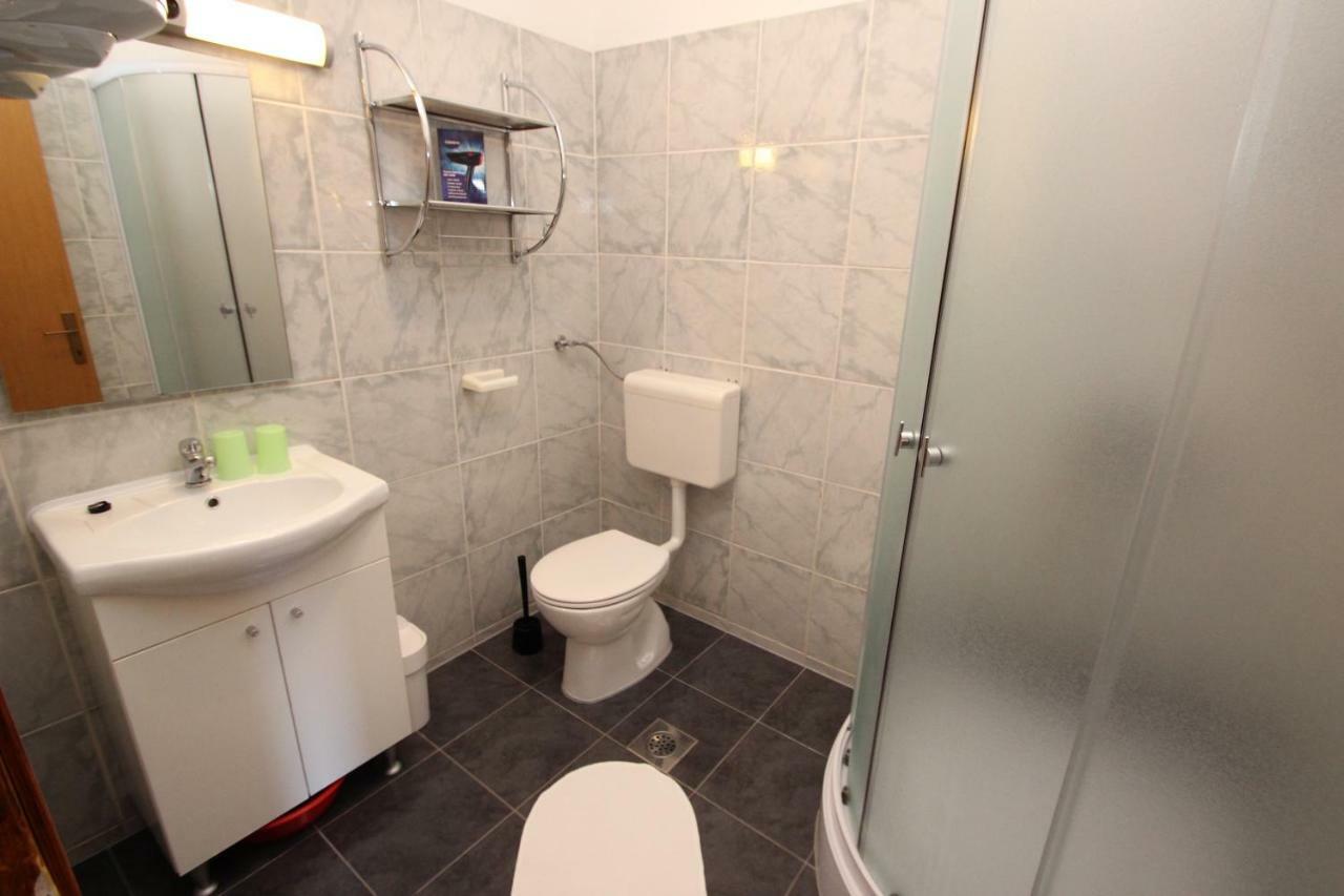 Apartment Sandi Vrsar Buitenkant foto