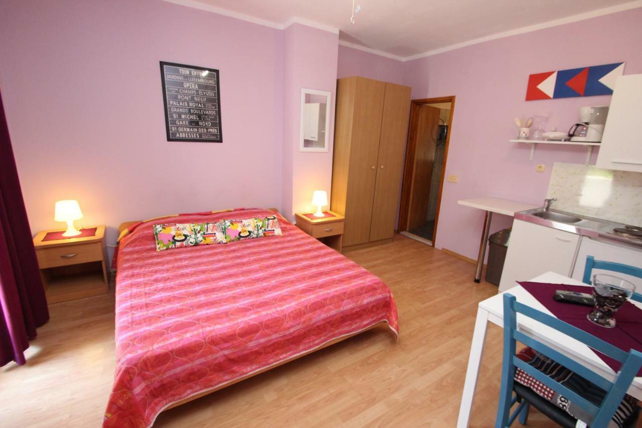 Apartment Sandi Vrsar Buitenkant foto